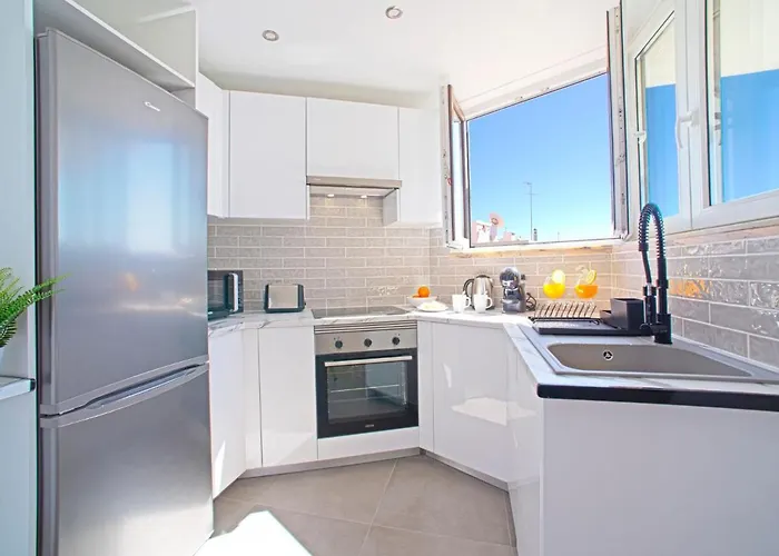 Apartment Lovely Sea View By Interhome