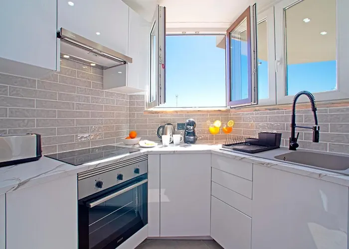 Lovely Sea View By Interhome *